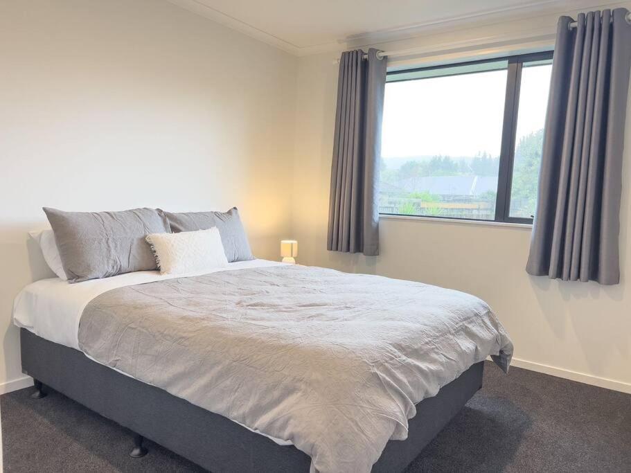 Rotorua Sunshine Brand New 4 Bedroom House Exteriör bild